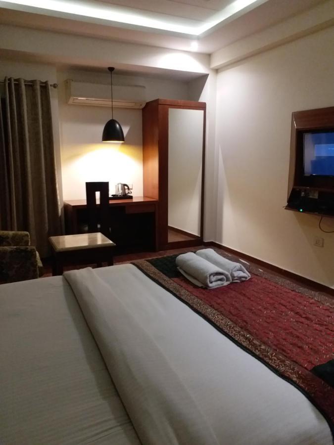 Hotel Lohias Delhi Airport 新德里 外观 照片