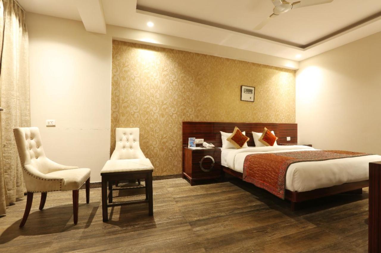 Hotel Lohias Delhi Airport 新德里 外观 照片