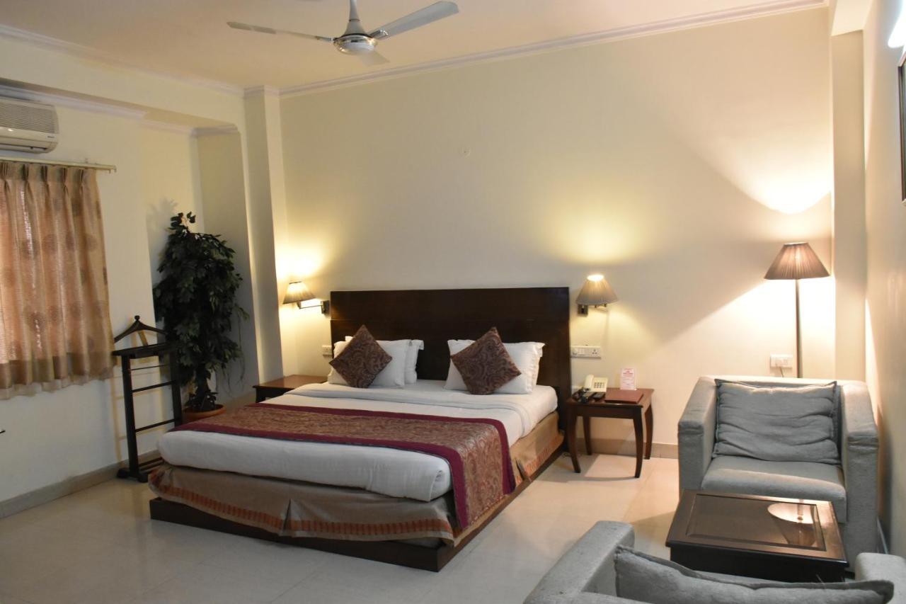 Hotel Lohias Delhi Airport 新德里 外观 照片