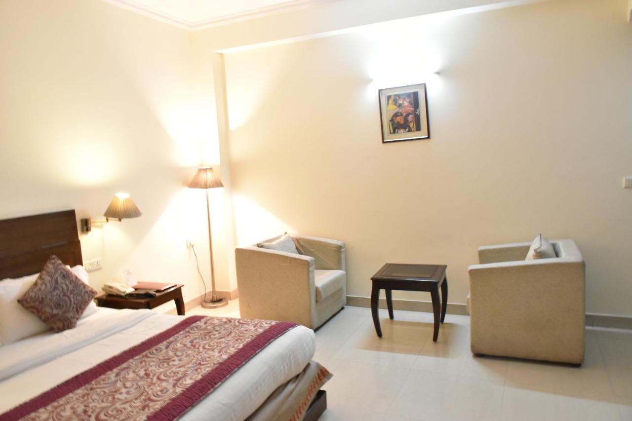 Hotel Lohias Delhi Airport 新德里 外观 照片