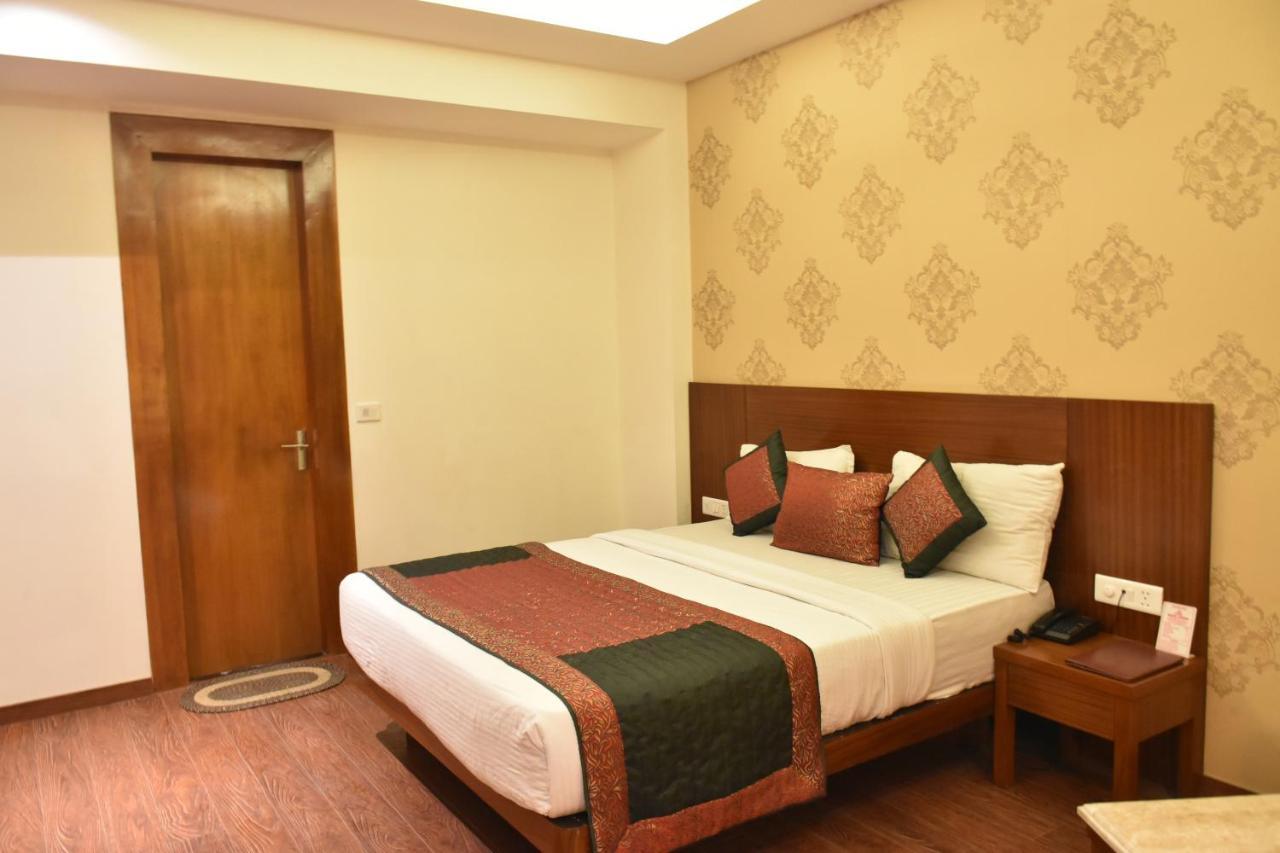 Hotel Lohias Delhi Airport 新德里 外观 照片