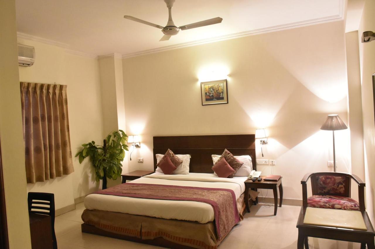 Hotel Lohias Delhi Airport 新德里 外观 照片