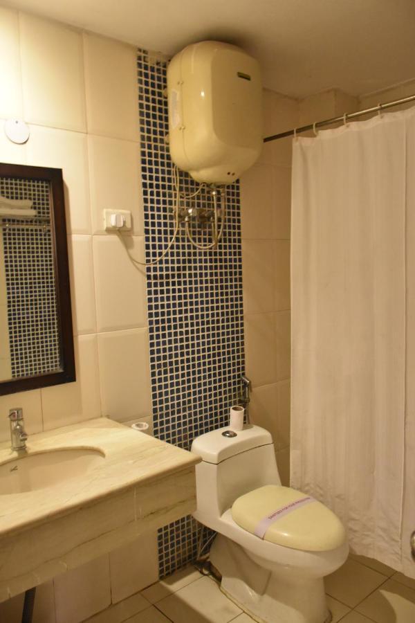 Hotel Lohias Delhi Airport 新德里 外观 照片