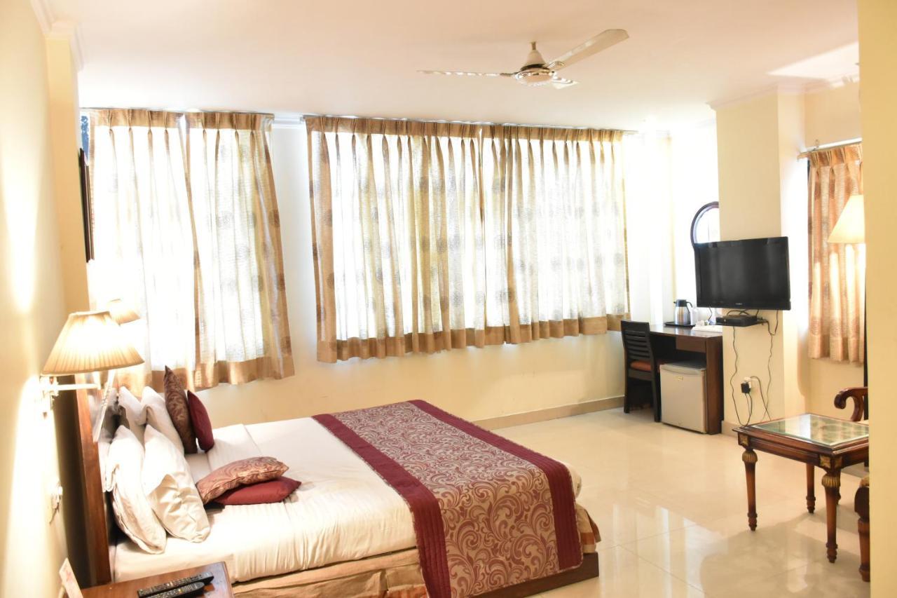 Hotel Lohias Delhi Airport 新德里 外观 照片