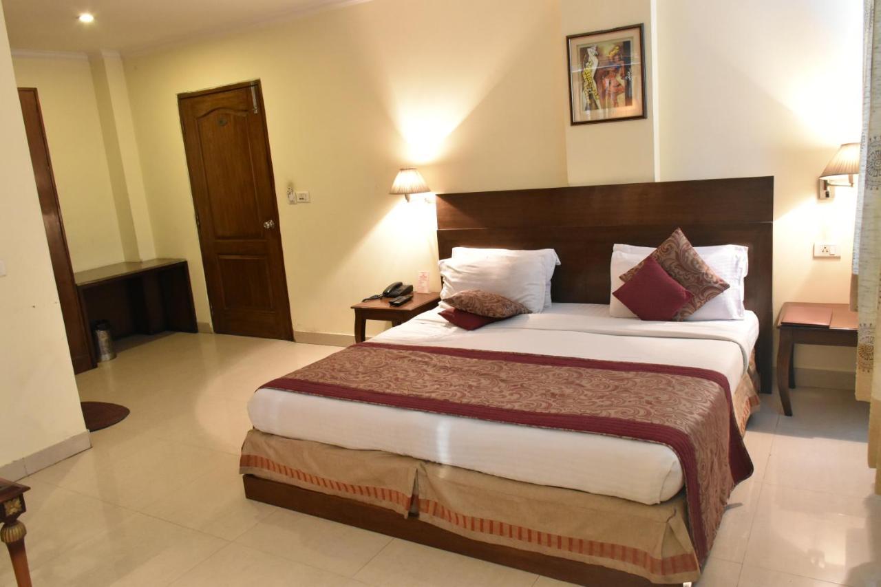 Hotel Lohias Delhi Airport 新德里 外观 照片