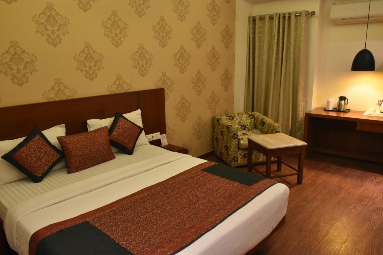 Hotel Lohias Delhi Airport 新德里 外观 照片