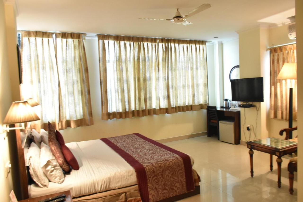 Hotel Lohias Delhi Airport 新德里 外观 照片