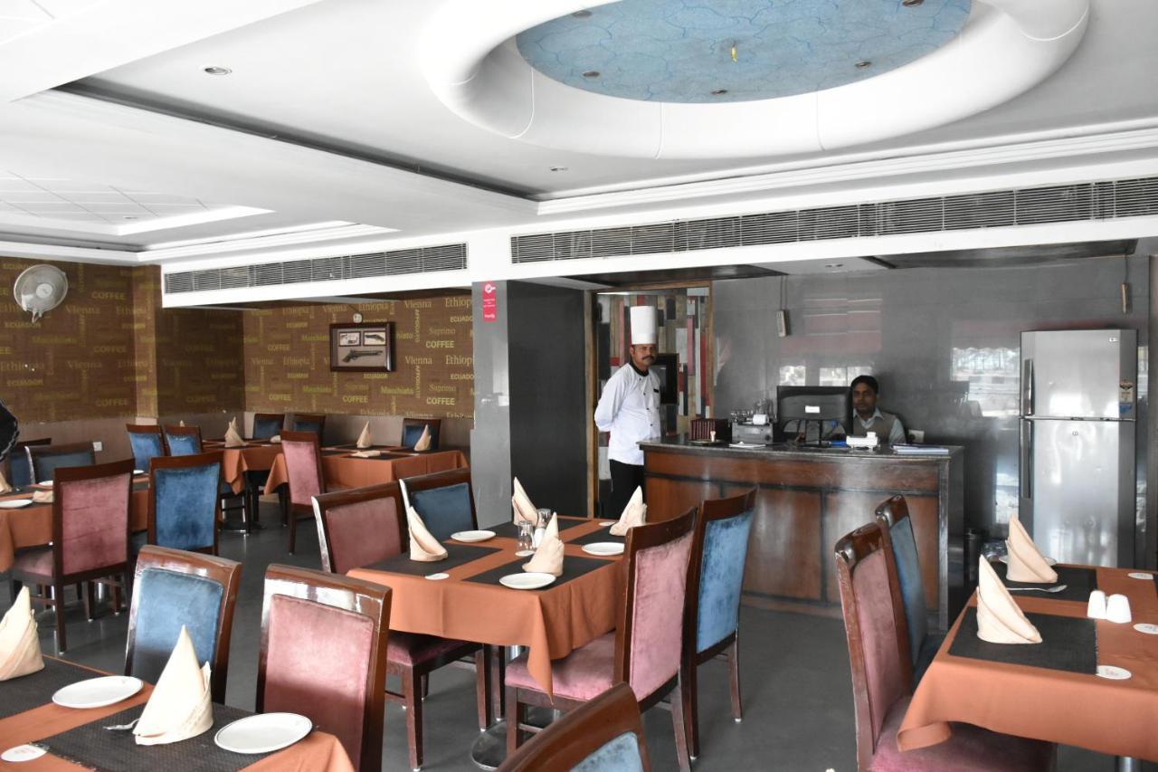 Hotel Lohias Delhi Airport 新德里 外观 照片