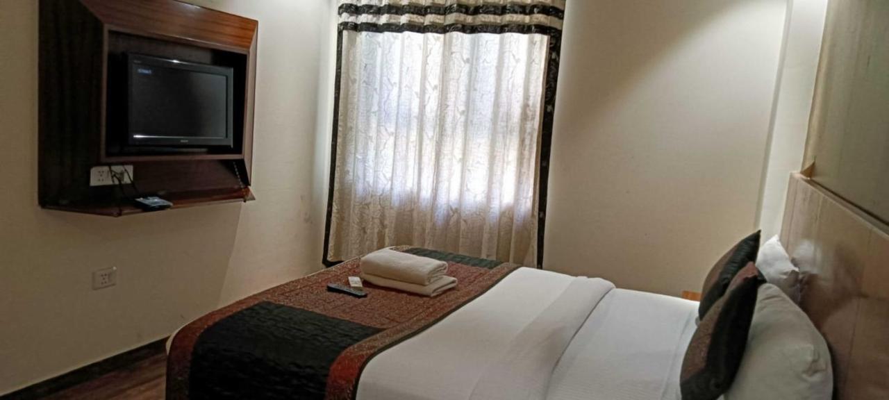 Hotel Lohias Delhi Airport 新德里 外观 照片